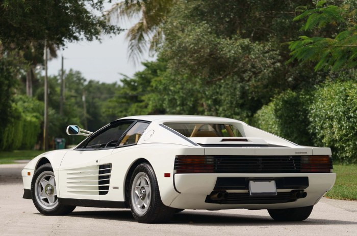 Testarossa miami ferrari vice 1986 car heads block auction