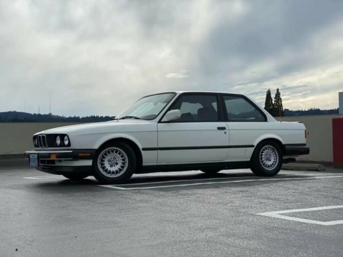 1987 BMW 3 Series: A Classic German Sedan