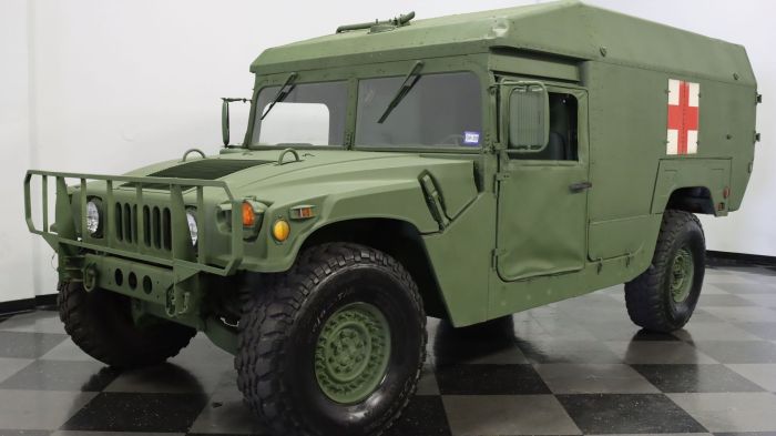 1989 Hummer M998