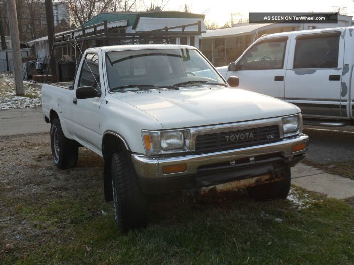 Toyota 1989 pickup 4x4 22re hilux cab tacoma dlx speed regular reserve trd 4wd sale