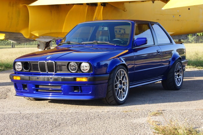 1990 BMW 325i: A Classic German Sports Sedan