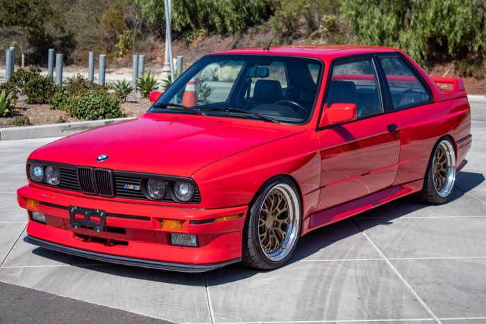 1990 BMW M3: A Motorsport Legend Takes Shape