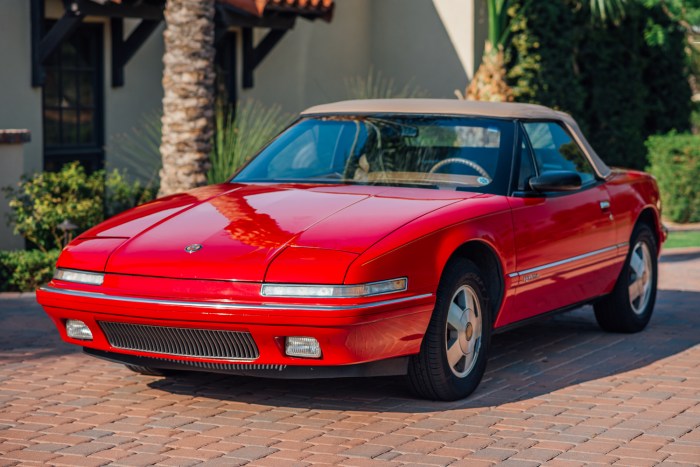 Buick reatta 1990 49k creampuff sarasota