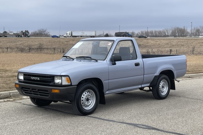 Toyota pickup 1990 cab 4x4 extended engine 22re cyl 125k miles only sale full