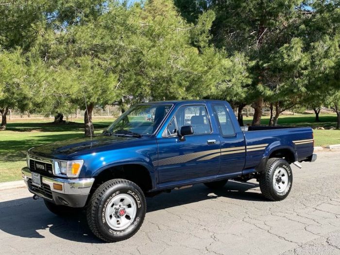 4wd xtracab miles pu 69k tacoma barnfinds deluxe front jeff lavery