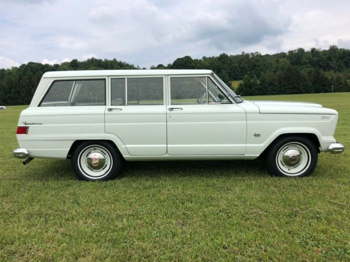 Wagoneer 1965 roadtrip moparinsiders leno garage