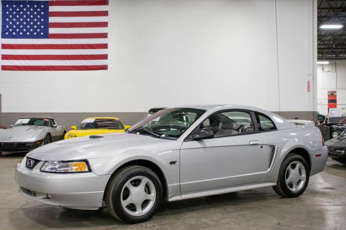 2000 Ford Mustang