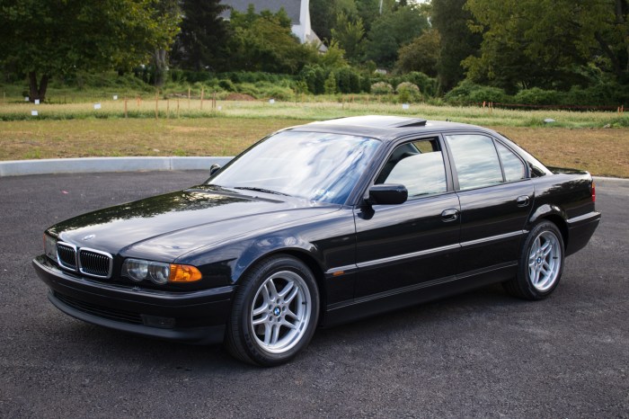 2000 BMW 740I