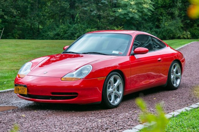 2000 Porsche 911: A Timeless Icon of Automotive Excellence