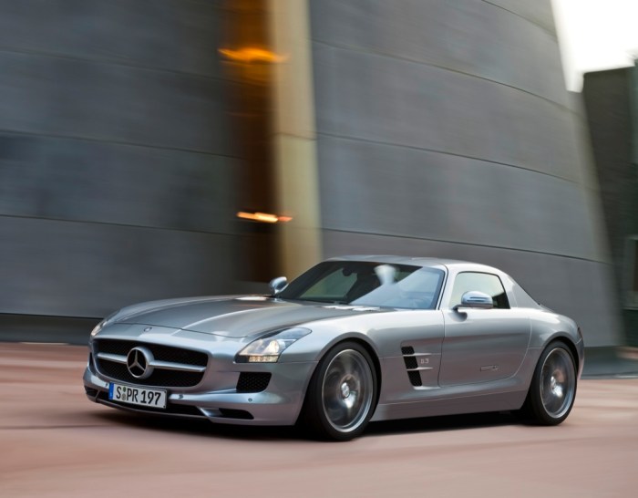 2010 Mercedes-Benz SLS AMG: A Modern Classic