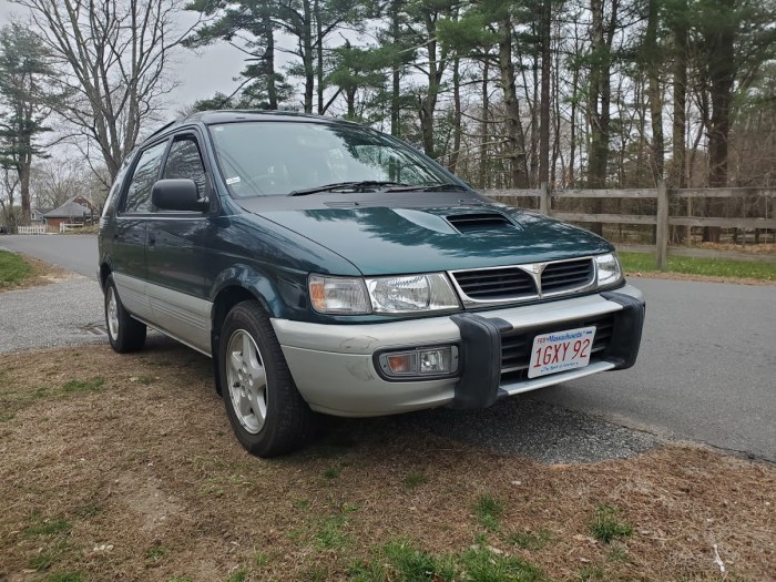 Mitsubishi chariot gt topworldauto