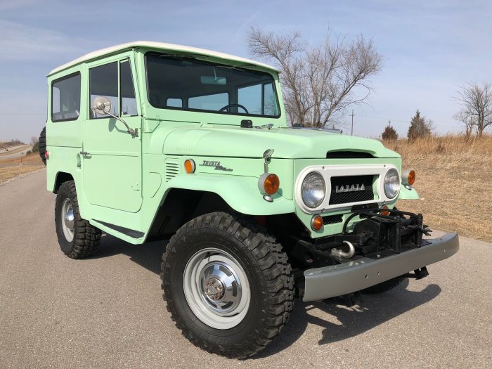 Land cruiser toyota 1968 fj sale classic car insurance financing