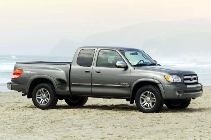 Toyota tundra 2004 sr5 low sale pickup miles very