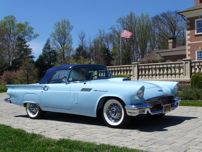 1957 Ford Thunderbird