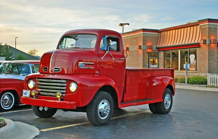 1948 Ford COE