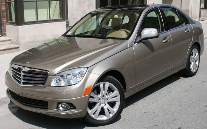 2008 Mercedes-Benz 300: A Classic Luxury Sedan