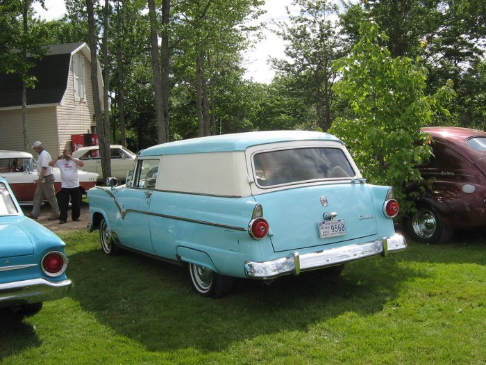 Ford 1955 courier sedan delivery finds barn ride present past future love barnfinds