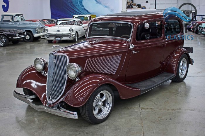 1933 Ford 2-Dr Sedan