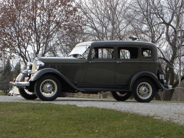 1933 Plymouth Deluxe