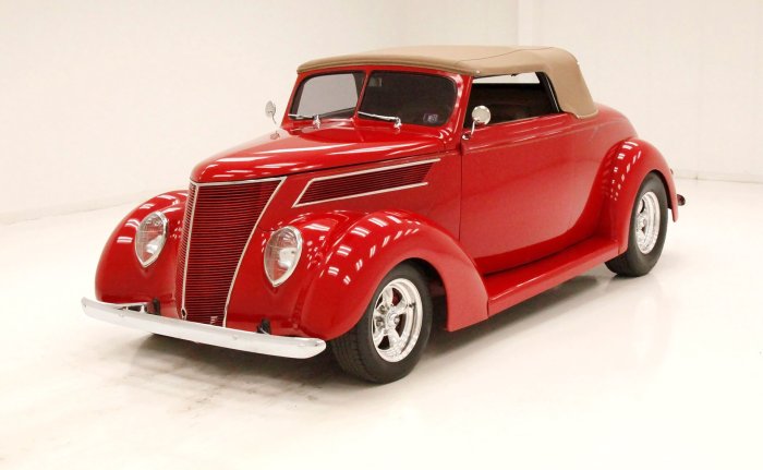 1937 Ford Cabriolet