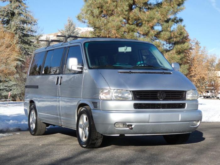 Vw touran interior 2003 volkswagen van alamy car year blue model