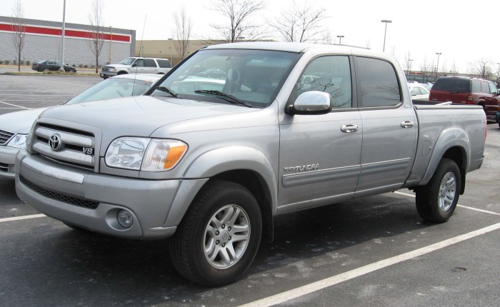 Tundra toyota 2006 2004 cab manual extended 2005 v6 pickup autodetective sr5 momentcar v8 2000 repair 4x4 service