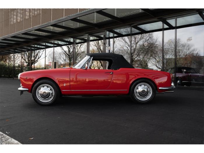 Alfa romeo spider giulietta wikipedia 1965 file 1961 cars wikimedia alpha commons giulia car meeting upload attract women spyder wiki