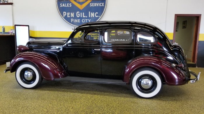 1937 Plymouth P4