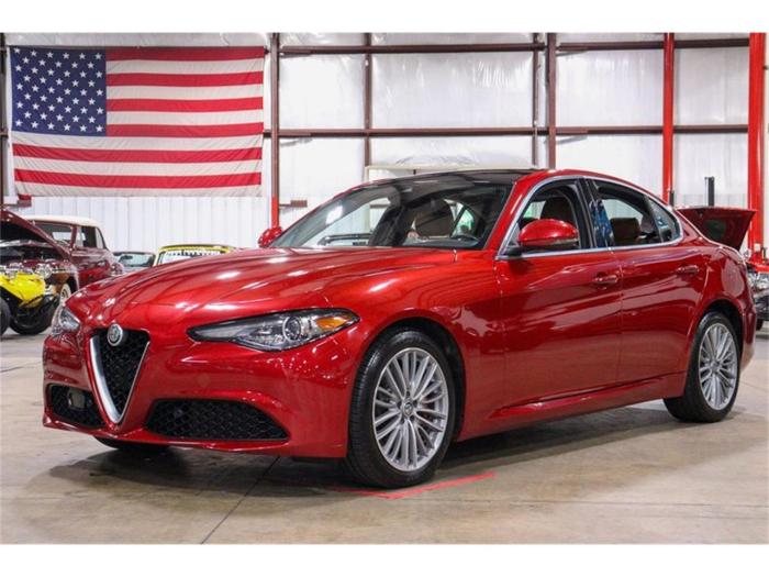 Alfa giulia quadrifoglio angular motortrend automobilemag guilia alfaromeo
