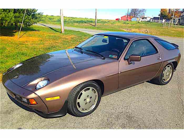 1983 Porsche 928: A Departure from Tradition