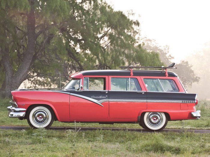 1956 Ford Country Sedan: A Classic American Wagon