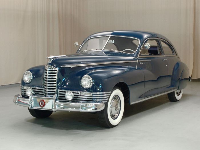 1947 Packard Custom: A Glimpse of American Luxury