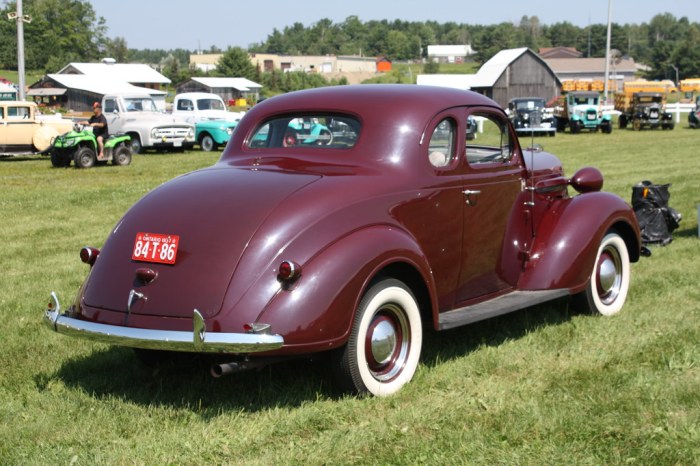 Plymouth 1937