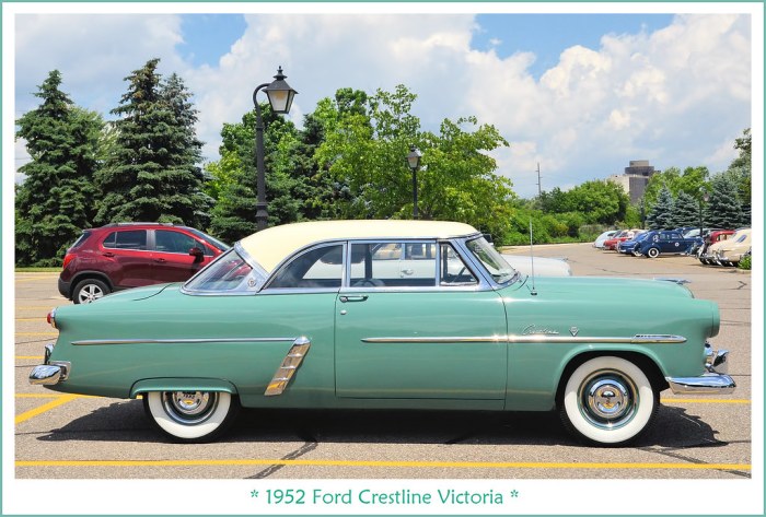 1952 ford crestliner hardtop victoria