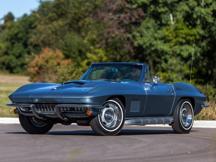 1967 Chevrolet Corvette Stingray: A Timeless Icon