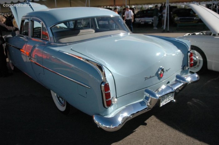 1953 Packard Deluxe: A Classic American Luxury Car