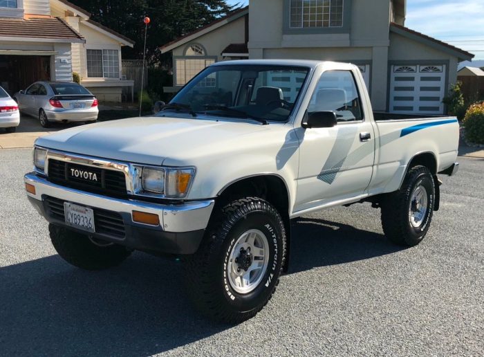 Toyota 1989 v6 4x4 pickup sr5 tacoma cab extra truck manual pre sale simply known not