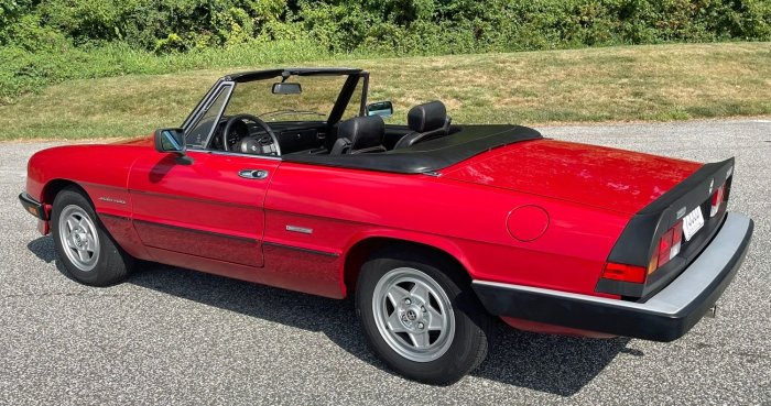 1986 Alfa Romeo 2000 Spider Veloce