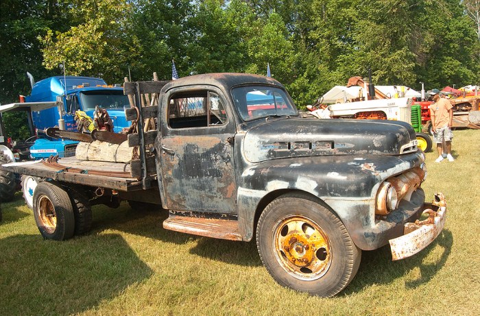 1952 Ford Flatbed Truck