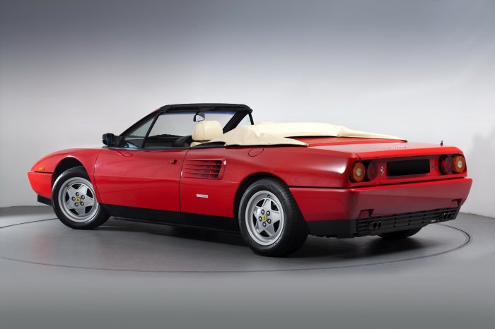 Ferrari mondial cabriolet