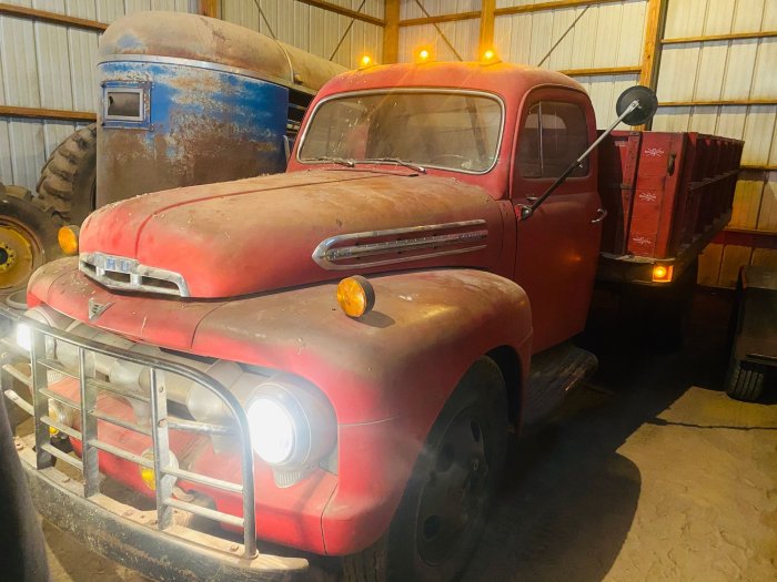 1952 Ford F5: A Classic Trucks Legacy