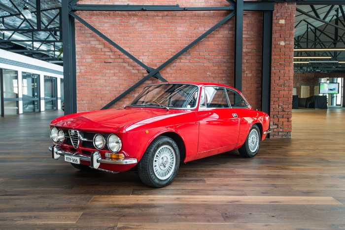 Alfa 1750 romeo gtv 1971 richmonds classic