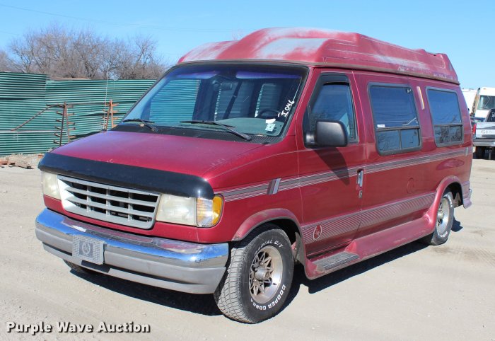 Ford econoline 1994 van e150 red conversion passenger metallic electric current exterior gtcarlot sale color v8