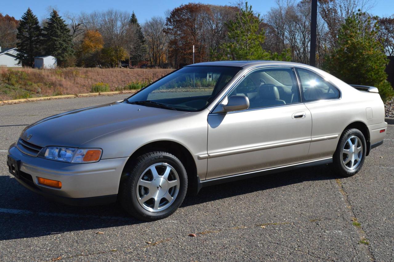 1994 Honda Accord: A Classic Mid-Size Sedan
