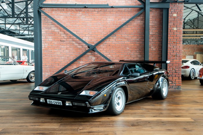 1985 Lamborghini Countach: A Supercar Icon