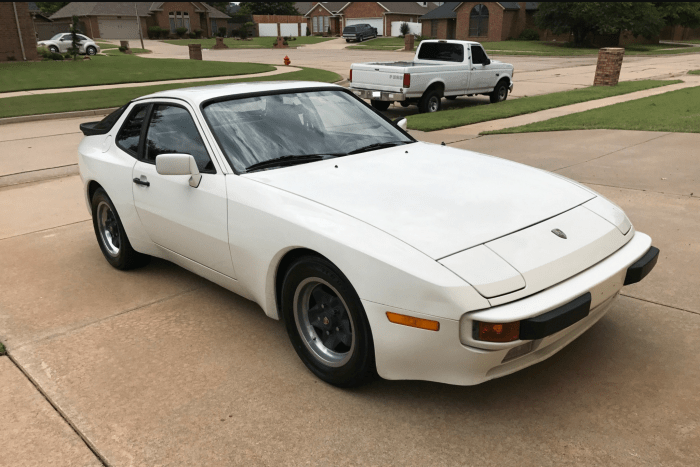 944 1983 porsche bat