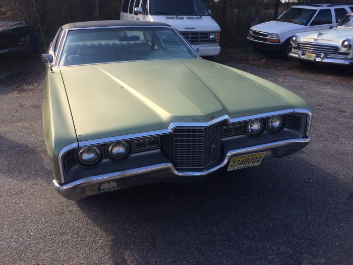 1971 Ford LTD: A Classic American Sedan