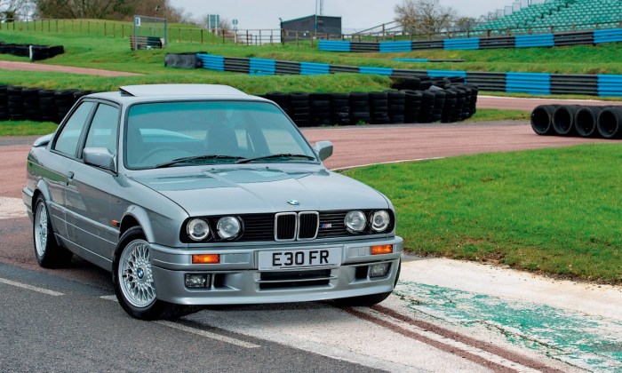 1988 BMW 325i: A Classic Sports Sedan