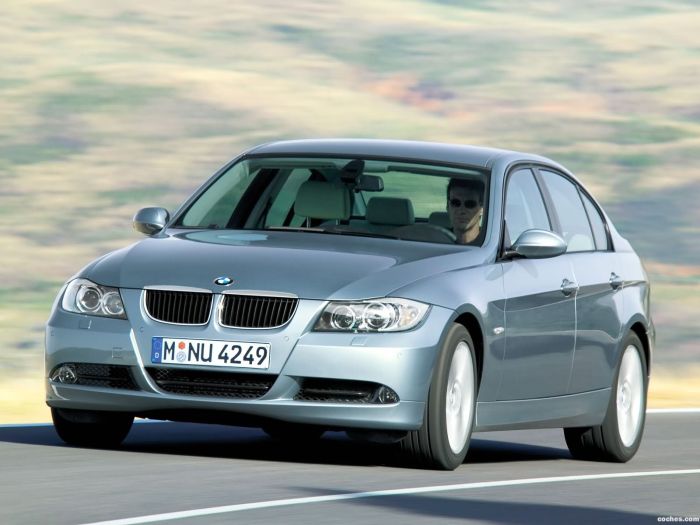 2004 BMW 3 Series: A Classic Sport Sedan