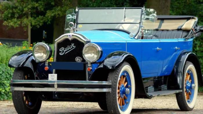 Buick 1925 standard master six sedan momentcar